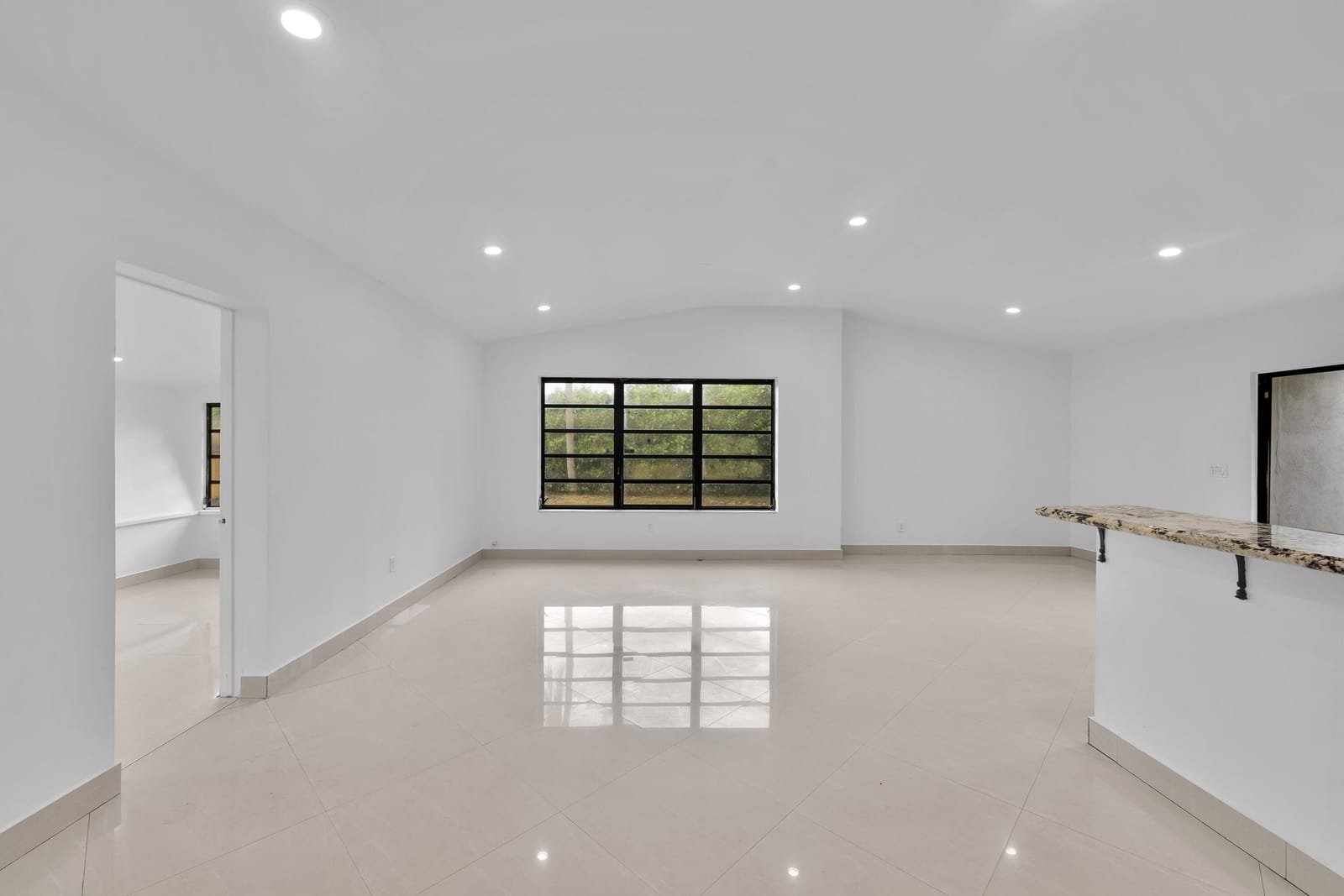 17551 NE 5th Avenue — photo 9