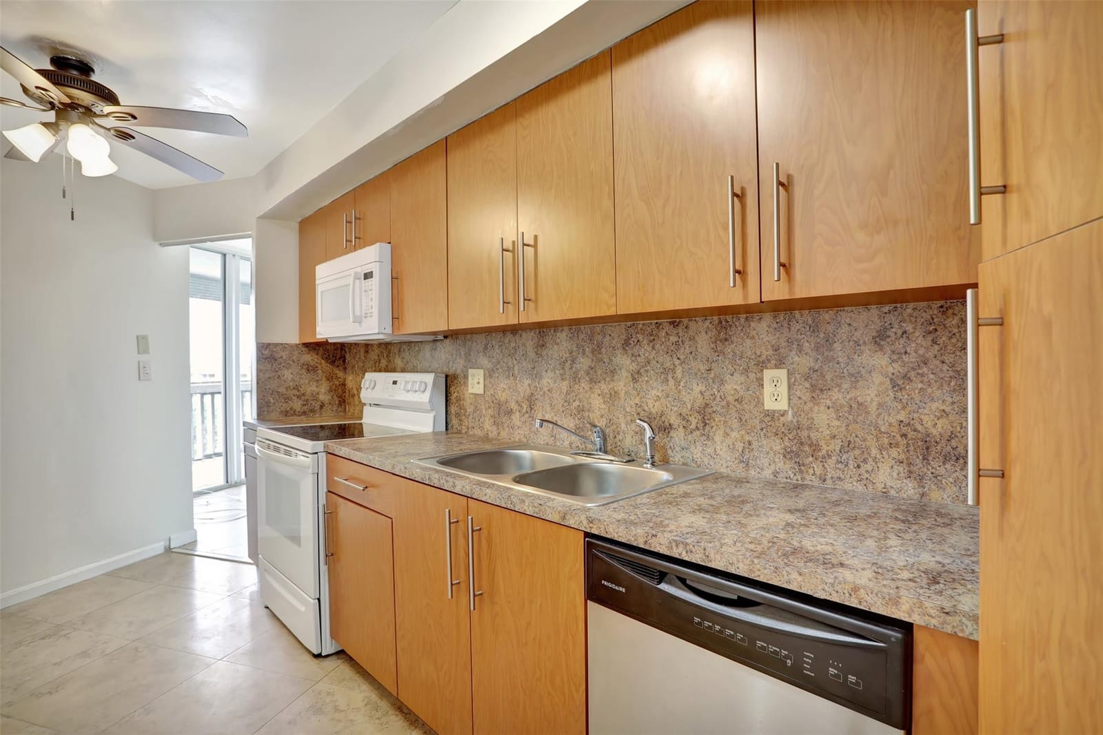 6921 Environ Boulevard 6o, Lauderhill, FL 33319 photo 9