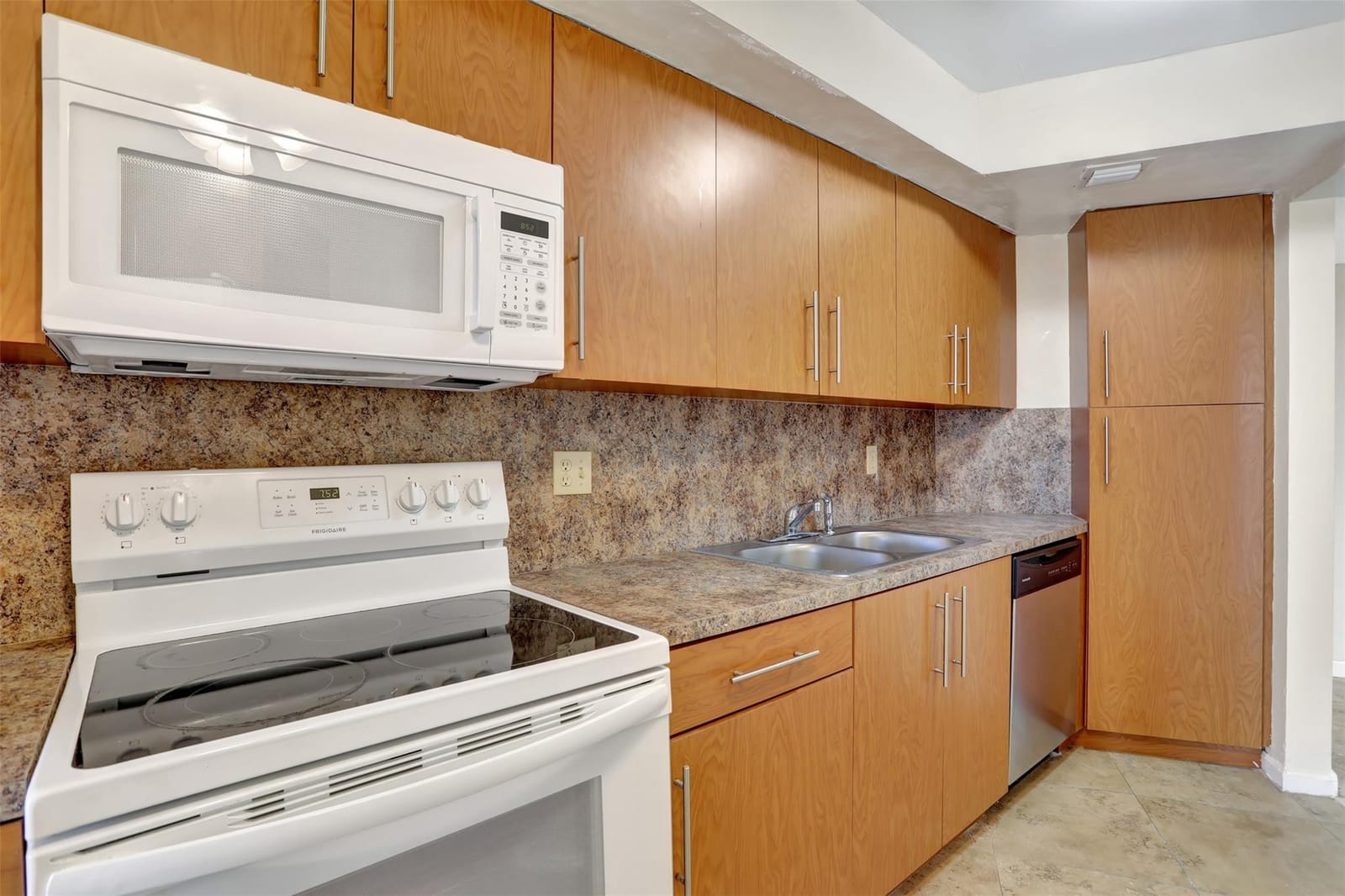 6921 Environ Boulevard 6o, Lauderhill, FL 33319 photo 10
