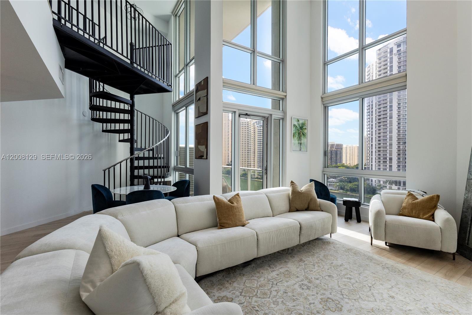 300 S Biscayne Boulevard L1014, Miami, FL 33131, Miami