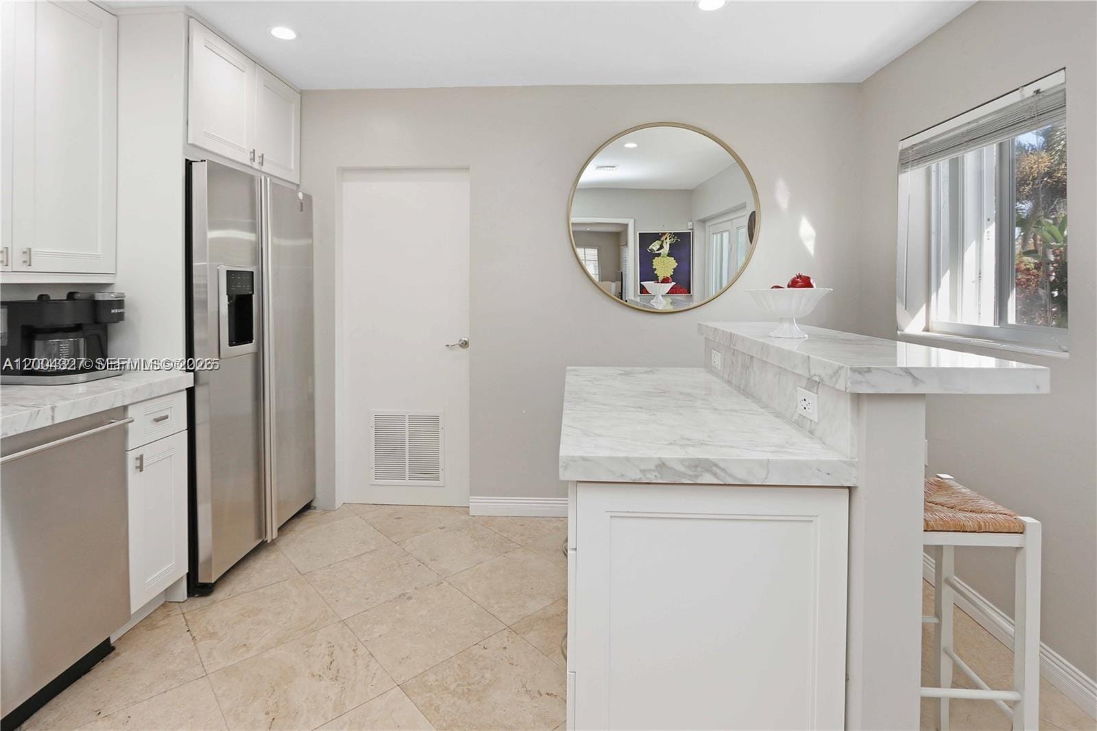 1147 Buchanan Street — photo 10