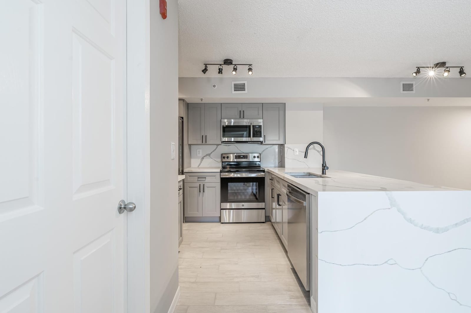 2600 S University Drive 208 — photo 6