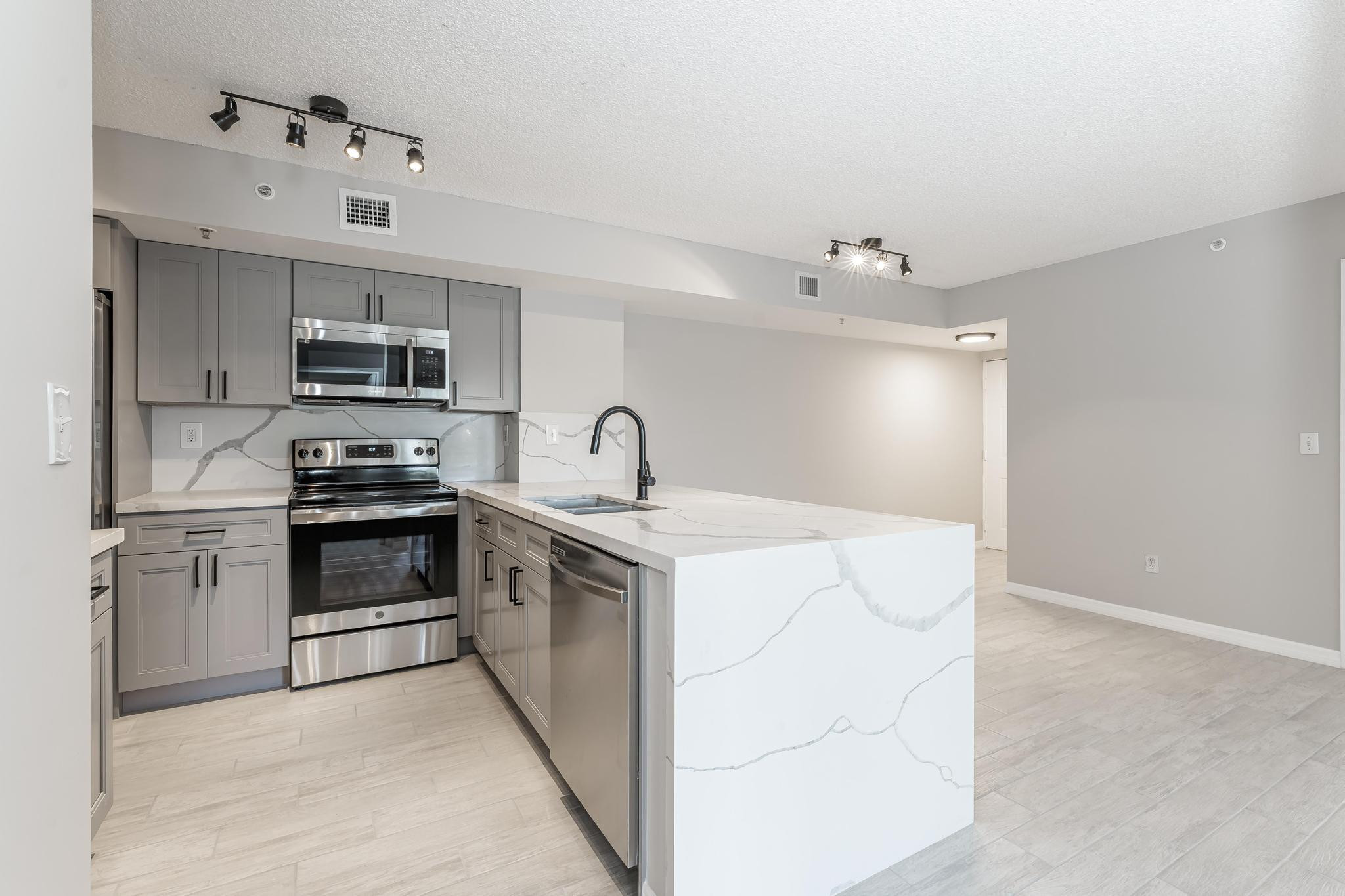 2600 S University Drive 208, Davie, FL 33328, Davie