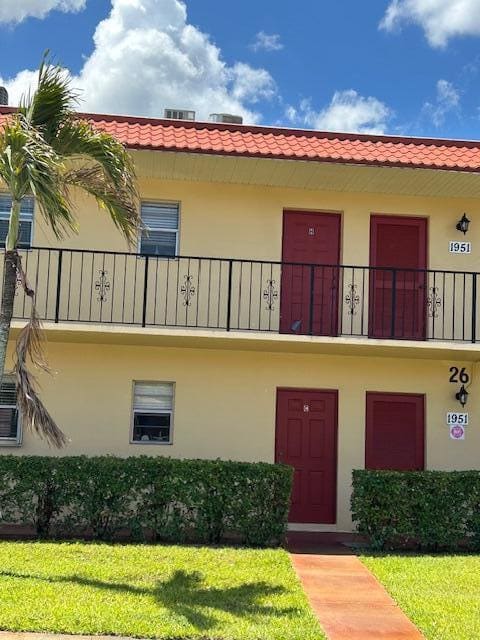 1951 SW Palm City Road H, King Mountain Condo (Aka Monterey Yacht & Country, Stuart, FL