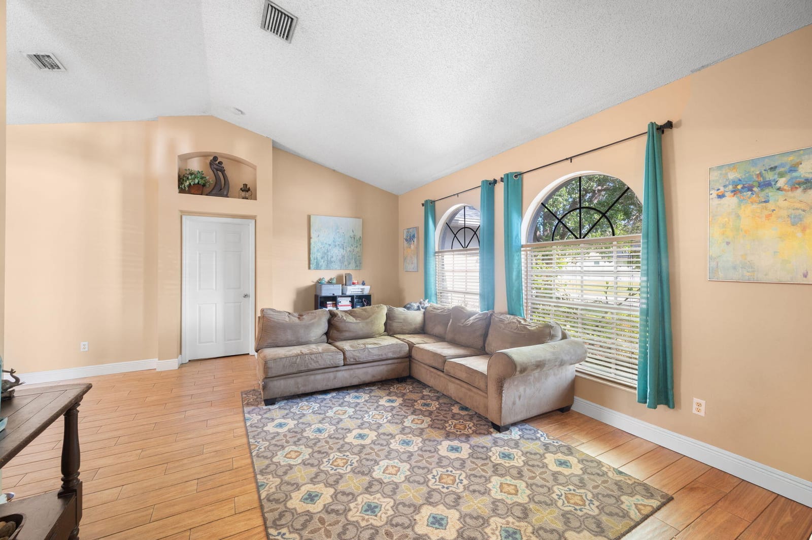 5930 NW Theda Lane — photo 4