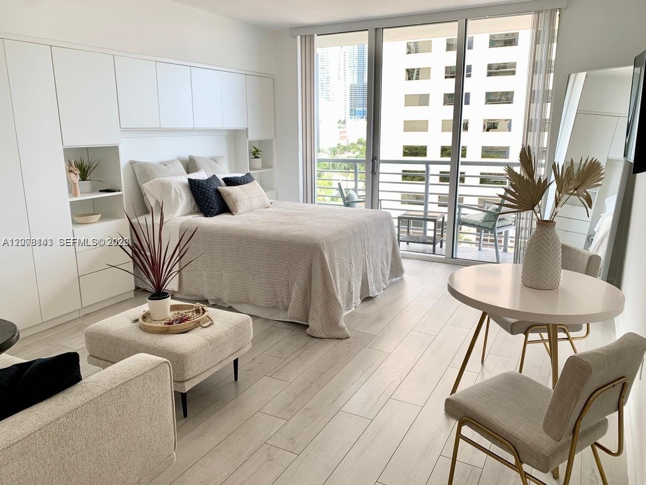 335 S Biscayne Boulevard 1106 — photo 6