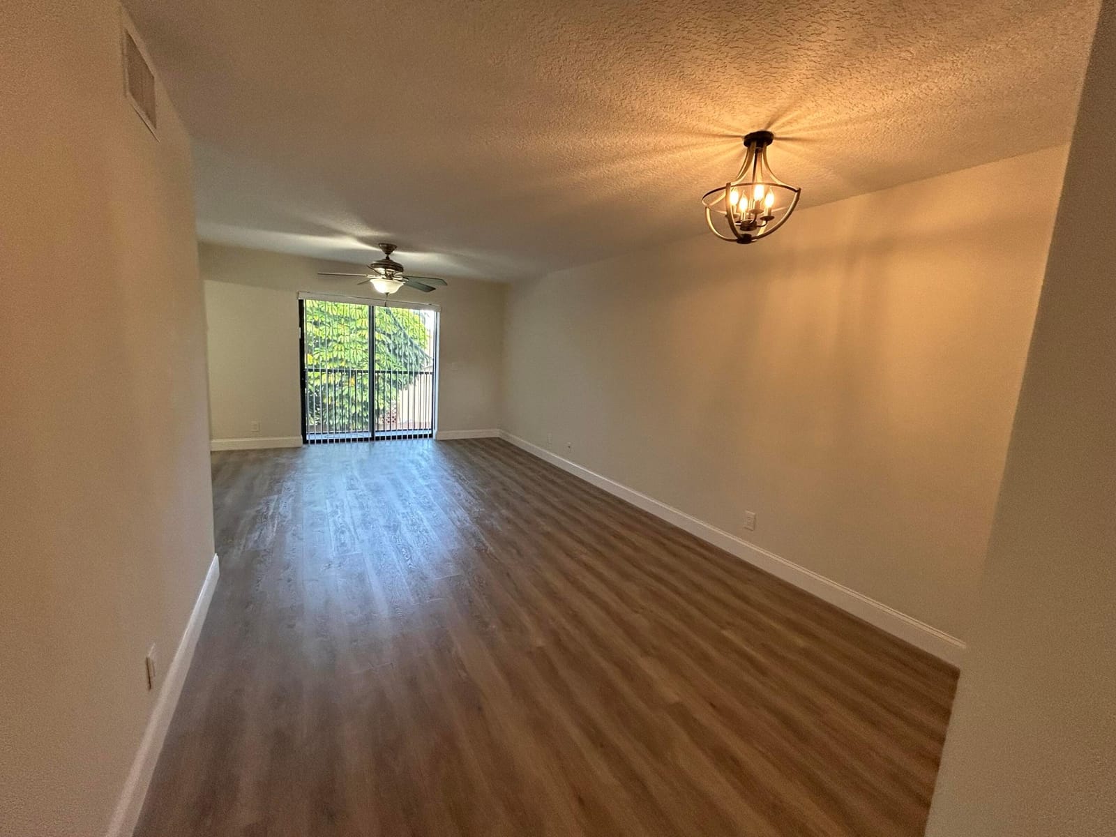 21906 Lake Forest Circle APT 205 — photo 2