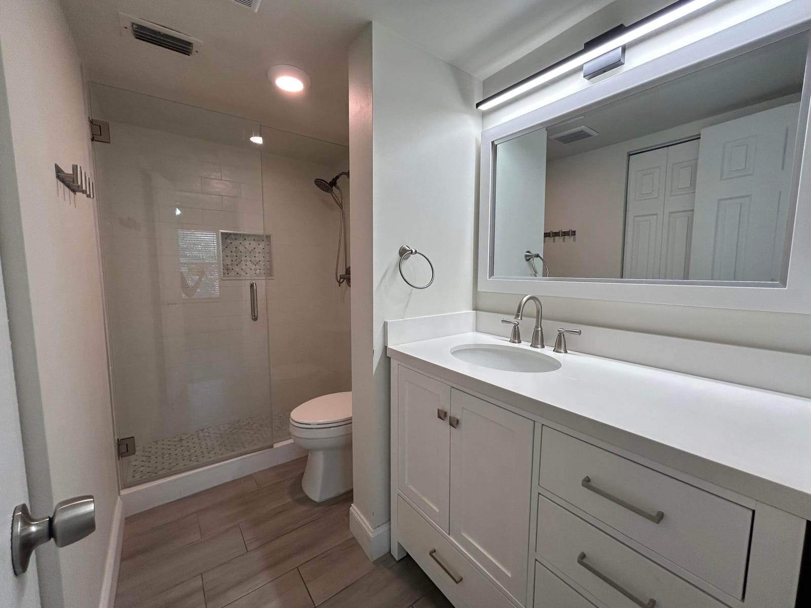 21906 Lake Forest Circle APT 205 — photo 5