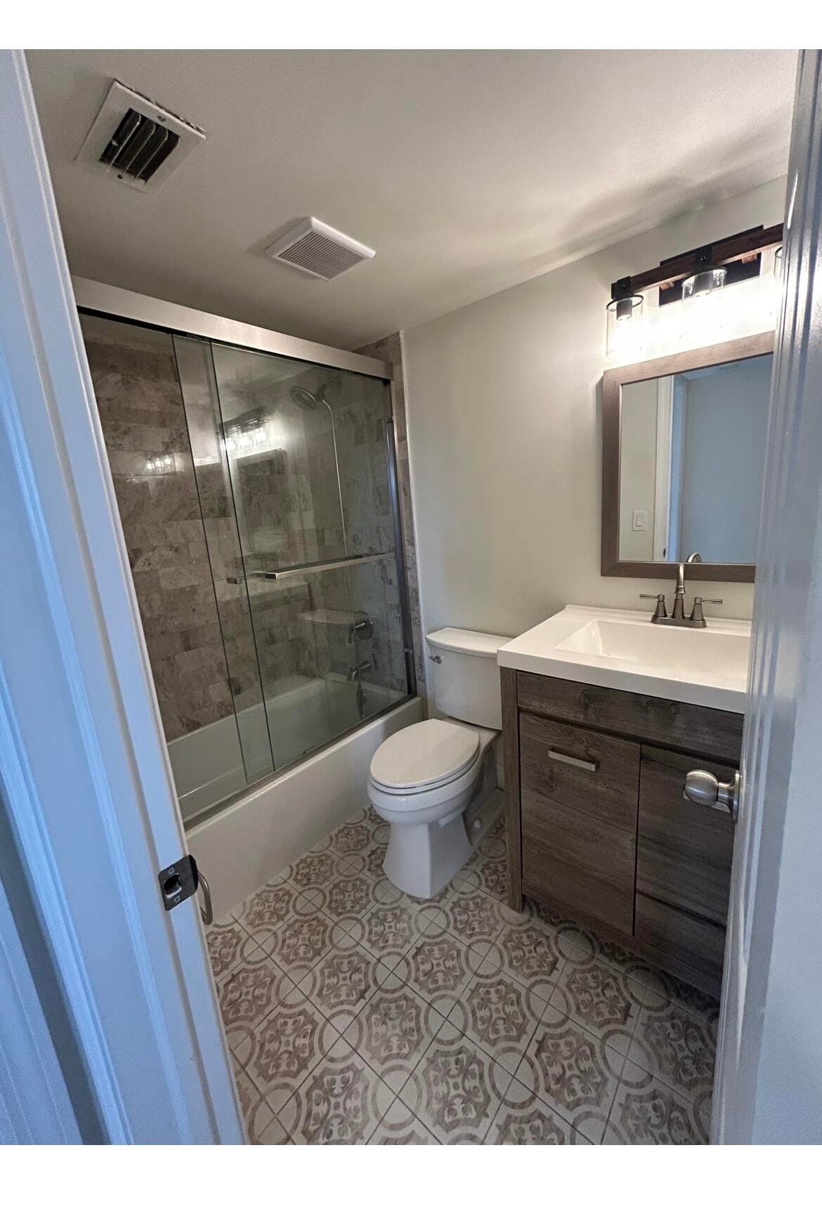 21906 Lake Forest Circle APT 205 — photo 7