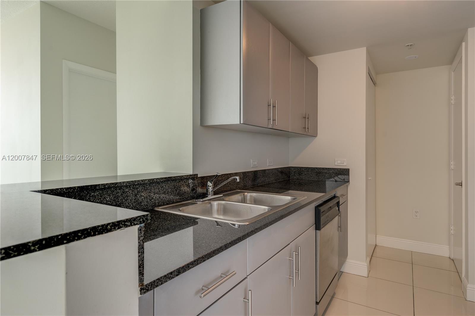 1871 S River Drive 802 — photo 12