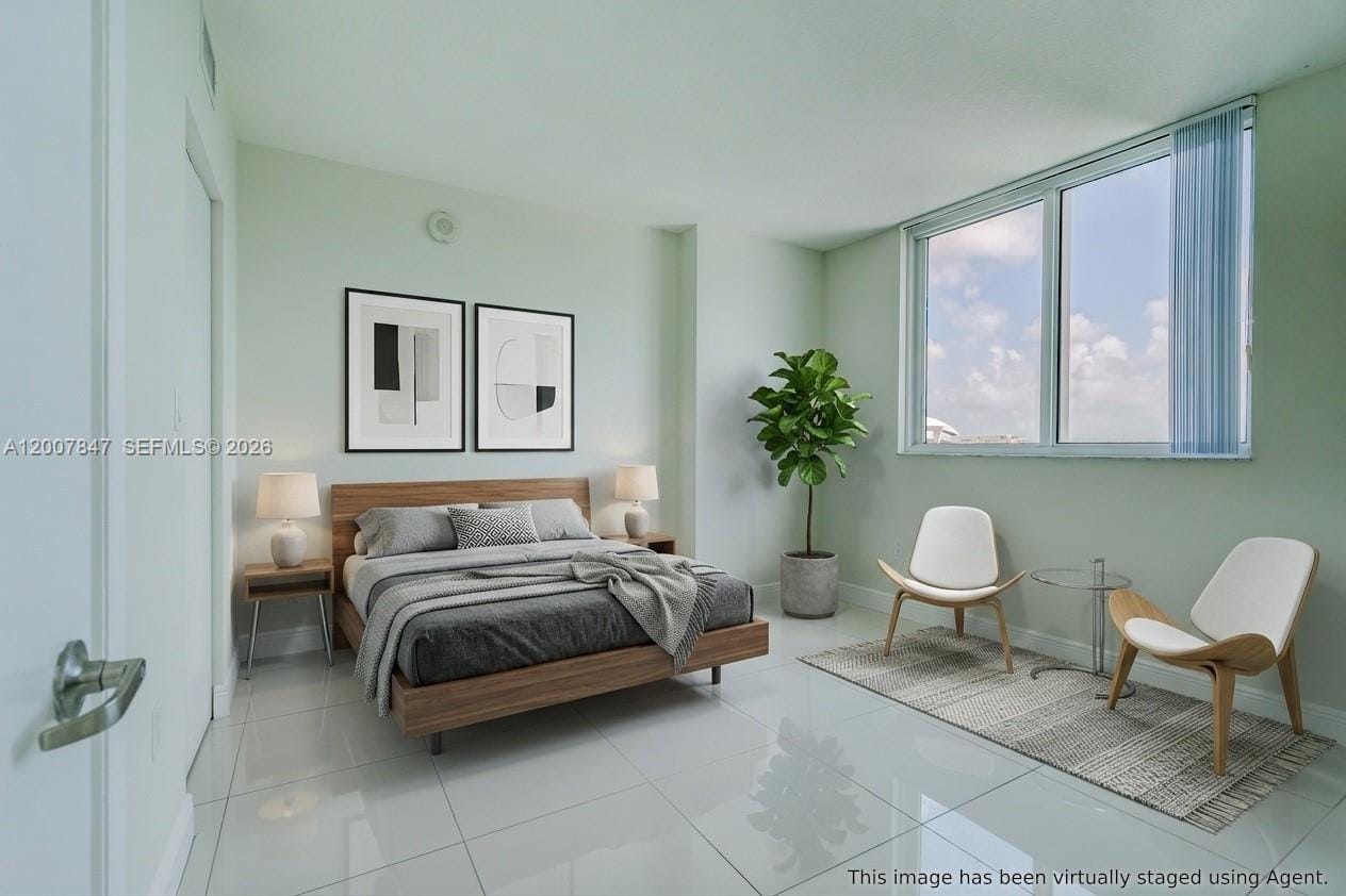 1871 S River Drive 802 — photo 5