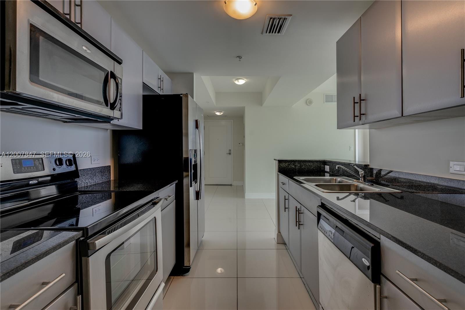 1871 S River Drive 802 — photo 7