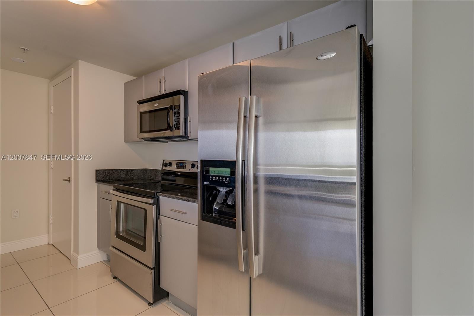1871 S River Drive 802 — photo 10
