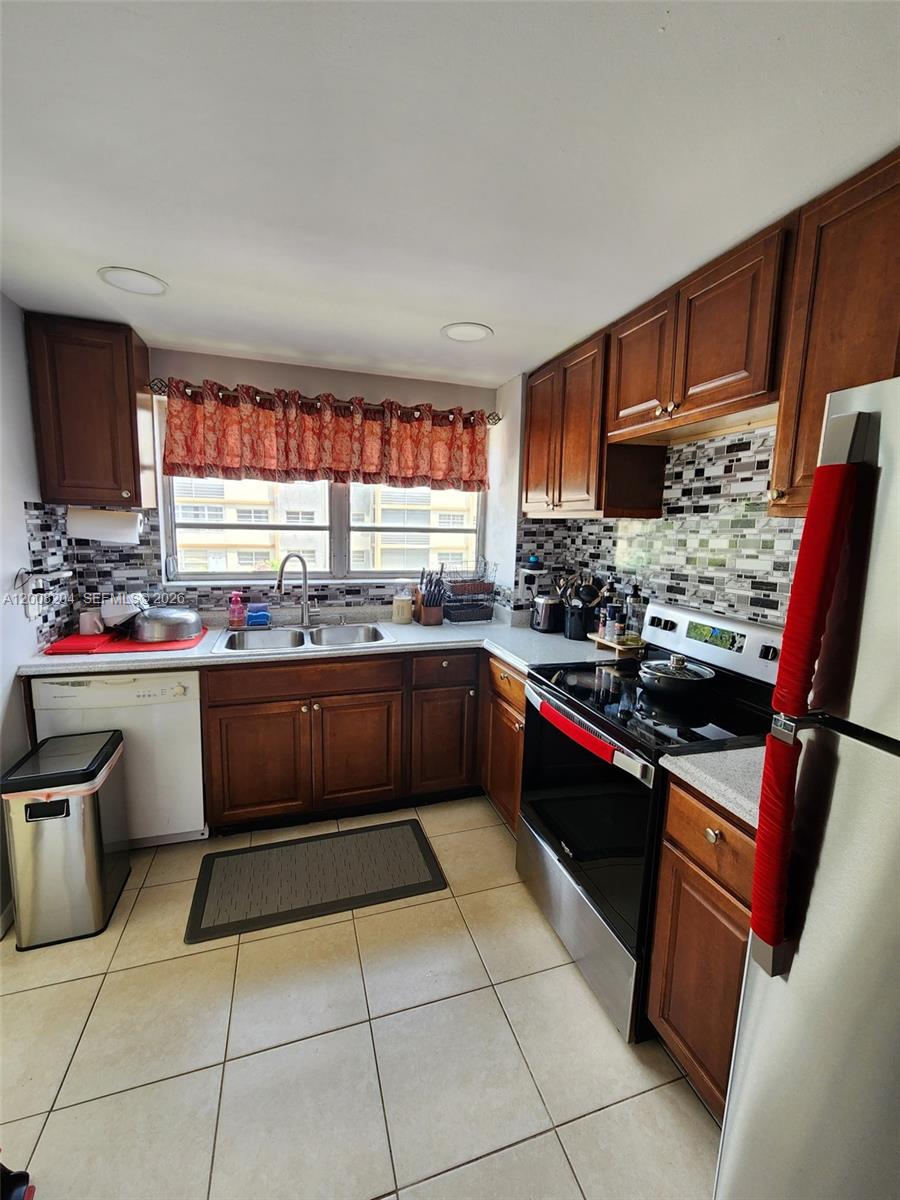 2201 NW 41st Avenue 208, Lauderhill, FL 33313, Lauderhill