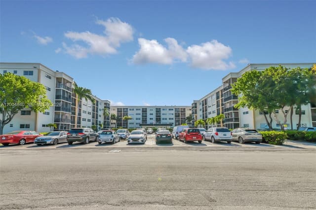 220 SW 9th Avenue 501, sold in Parkside Towers Condo, Hallandale Beach, FL