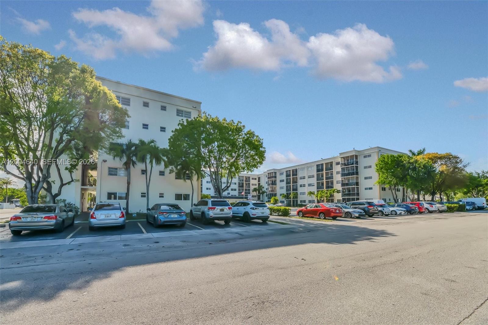 220 SW 9th Avenue 501, Hallandale Beach, FL 33009 photo 2