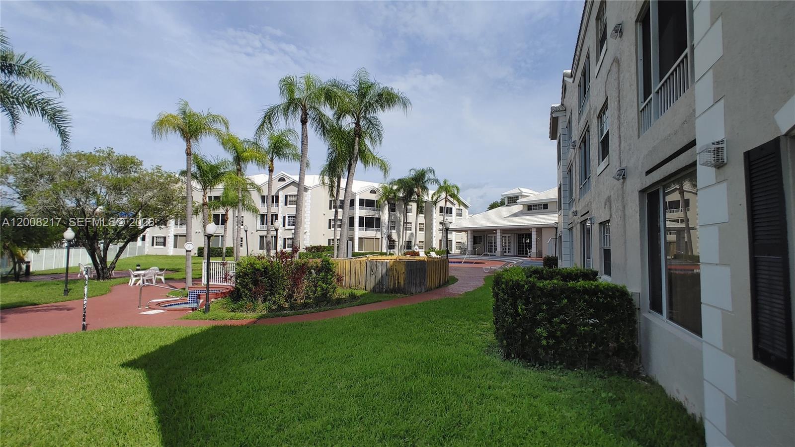 2850 N Oakland Forest Drive 309, Oakland Park, FL 33309, Oakland Park
