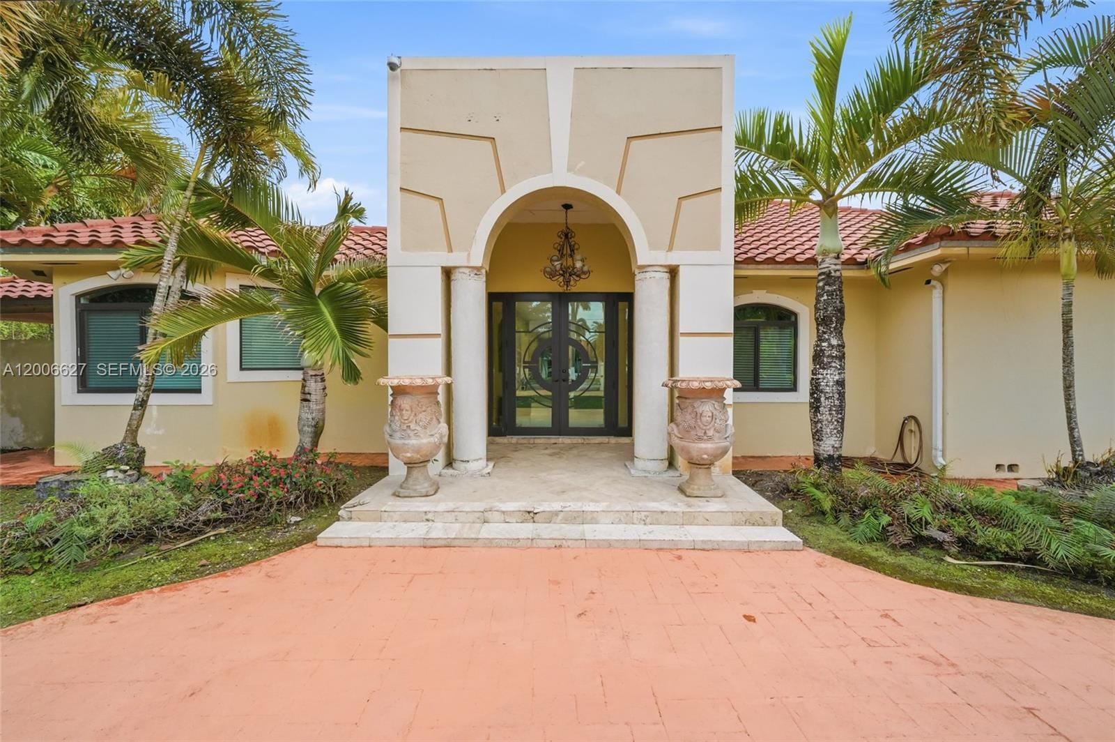 9898 NW 133rd Street, Hialeah Gardens, FL 33018