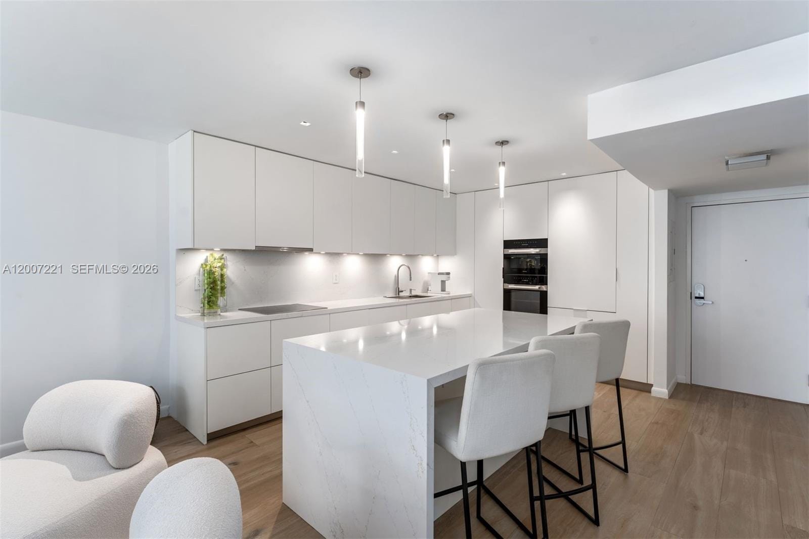 2301 Collins Avenue 902 — photo 8
