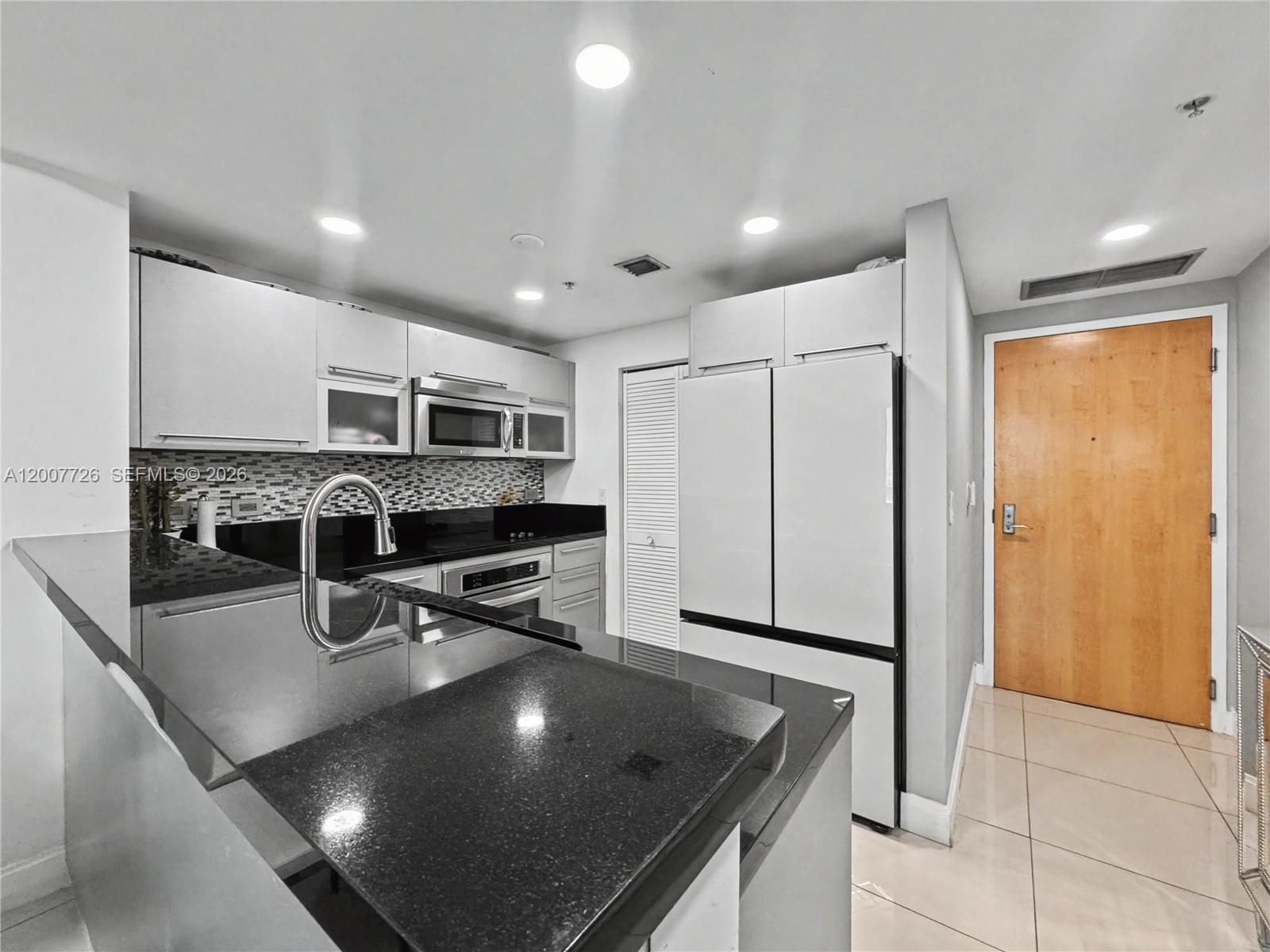253 NE 2nd Street 1003, Miami, FL 33132, Miami