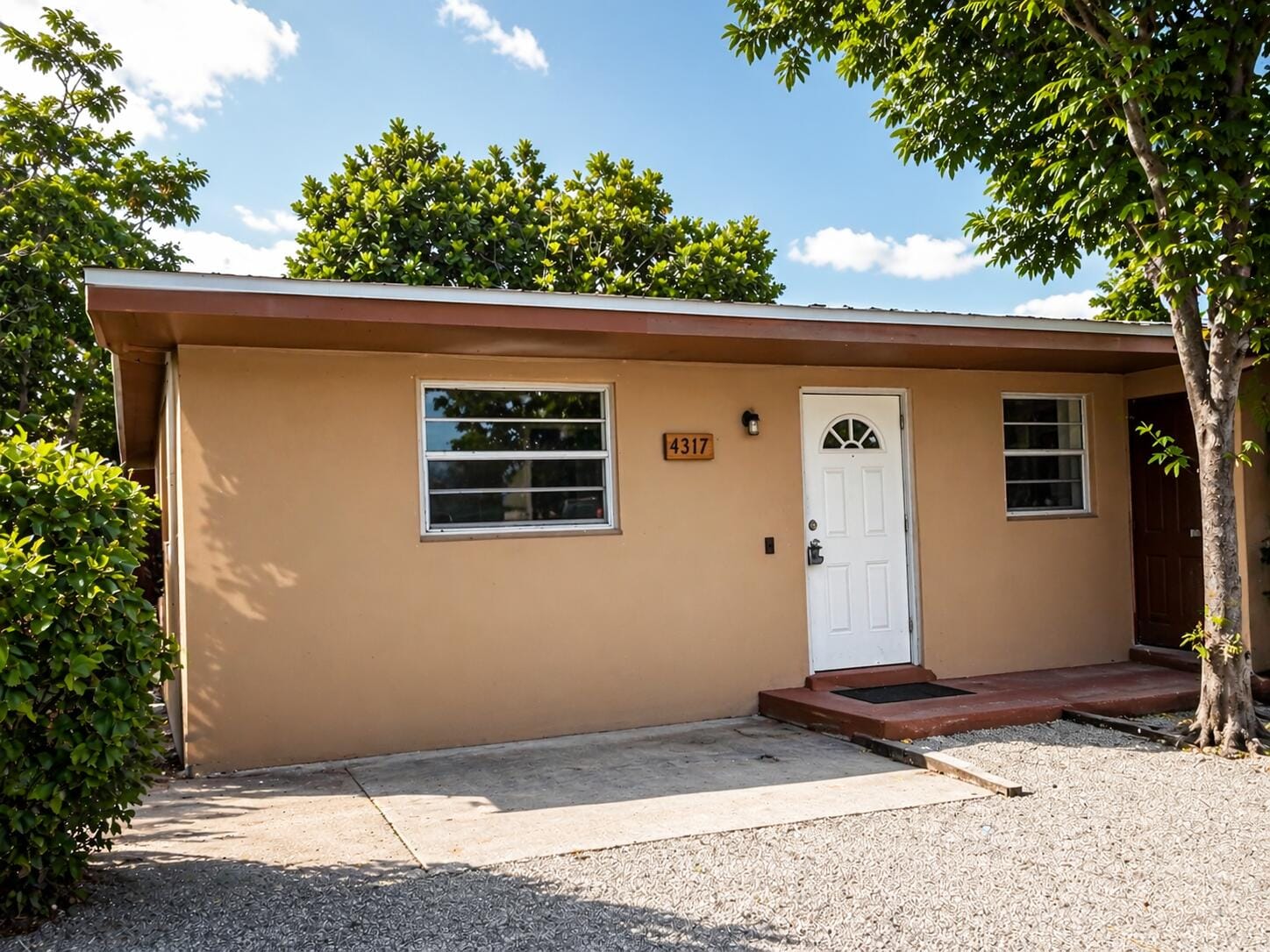 4317 Cocoanut Road — photo 4