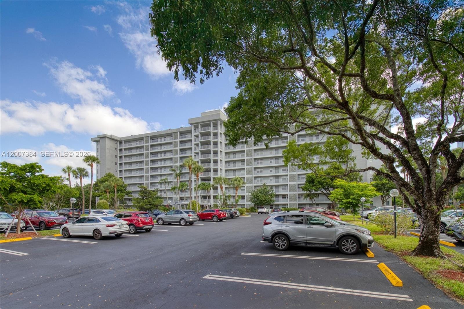 4015 W Palm Aire Drive 506 — photo 2