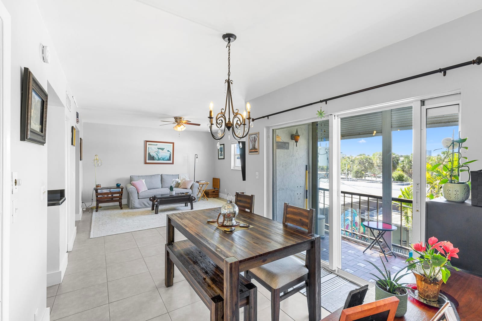 1212 SE 2nd Court 303, Fort Lauderdale, FL 33301 photo 2