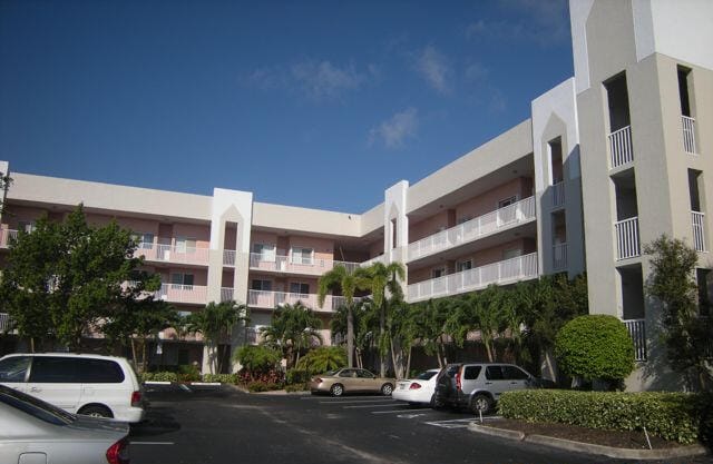 2503 N Nob Hill Road 101, Sunrise, FL 33322