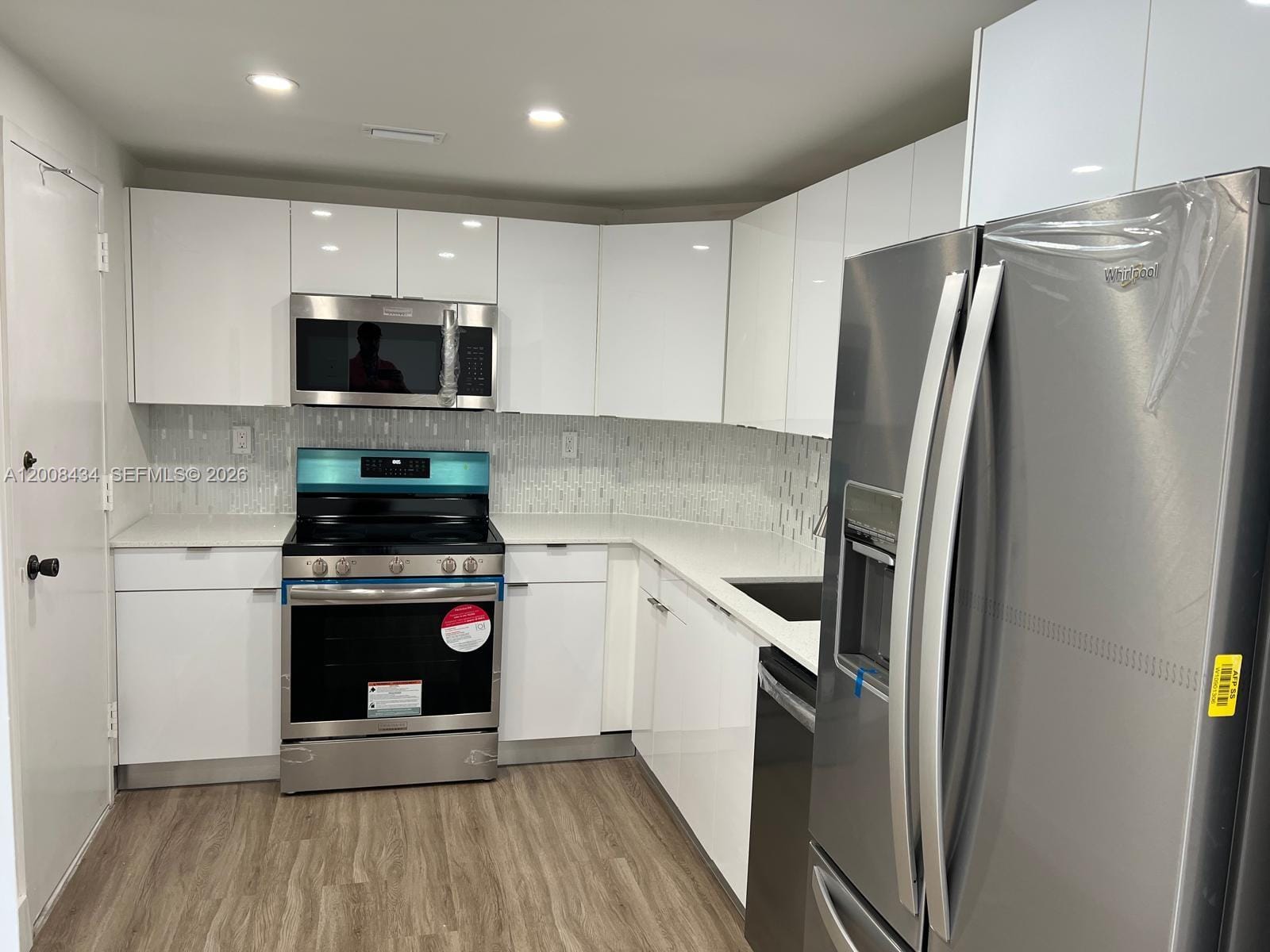500 Bayview Drive 1120 — photo 8