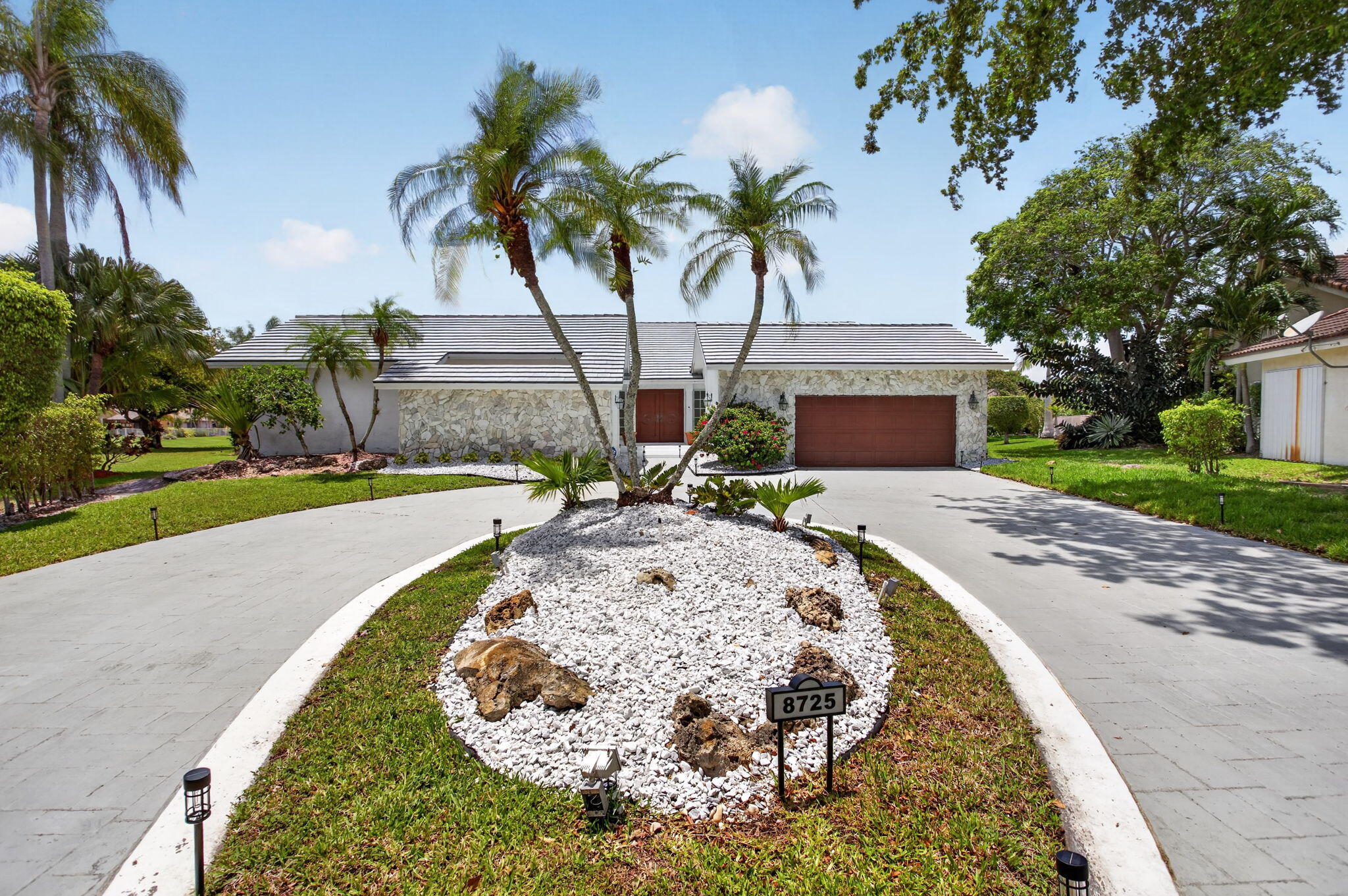 8725 Banyan Court — photo 2