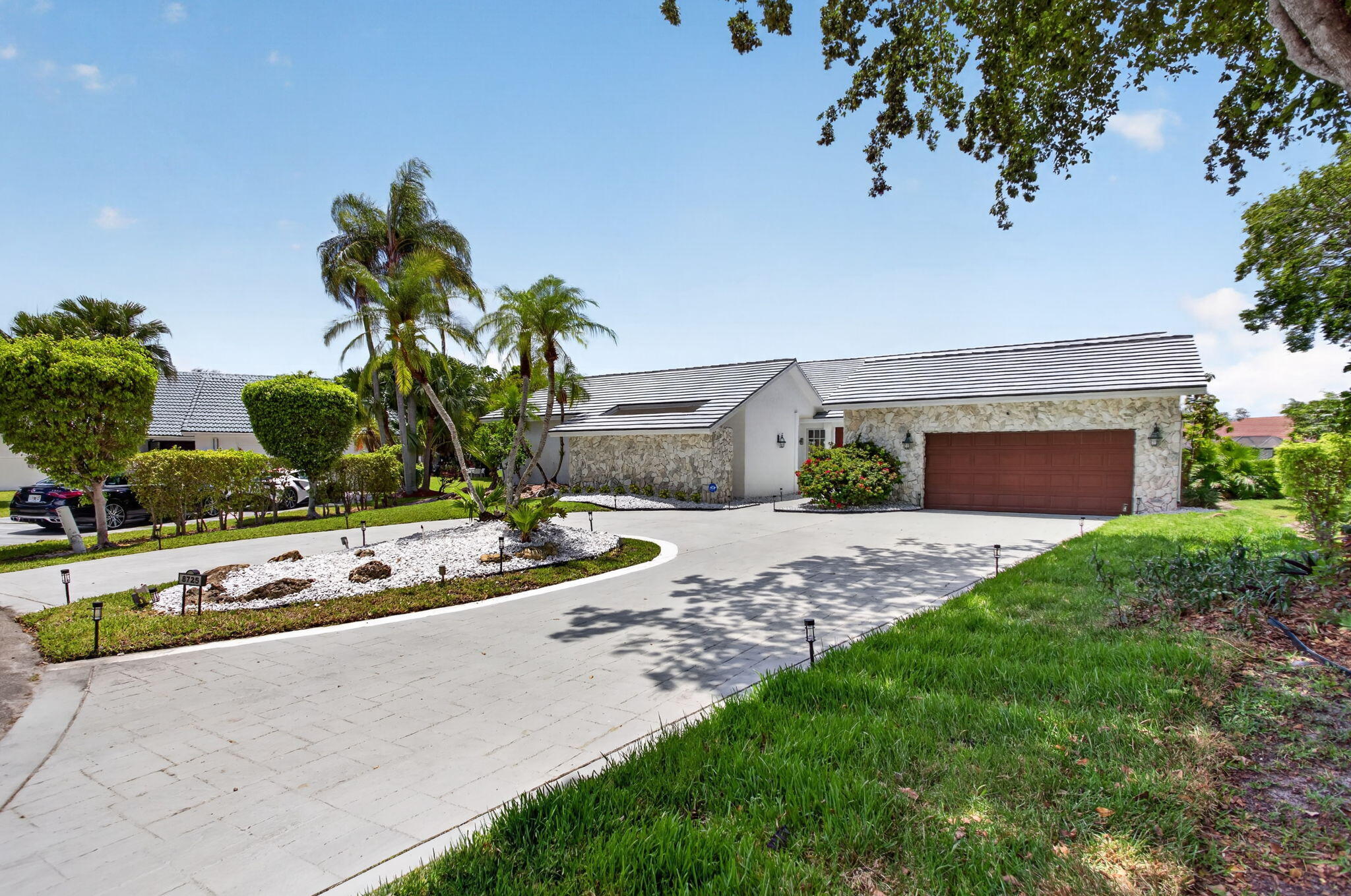 8725 Banyan Court — photo 3