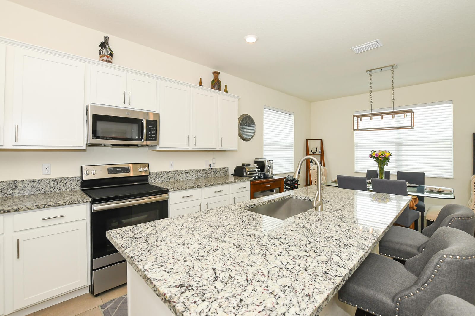7472 NW Greenspring Street — photo 9