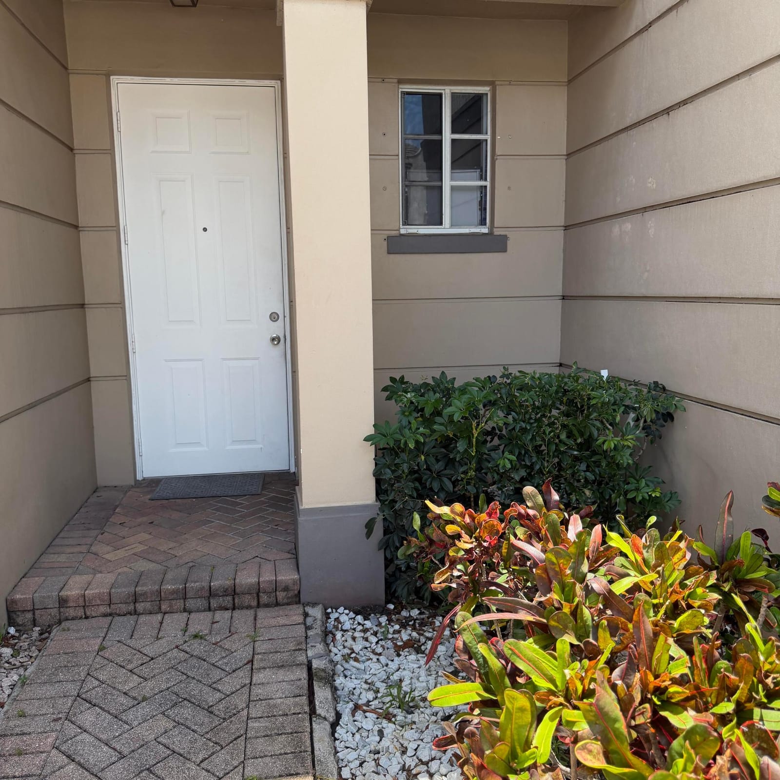 976 Abaco Lane, Riviera Beach, FL 33404 photo 2