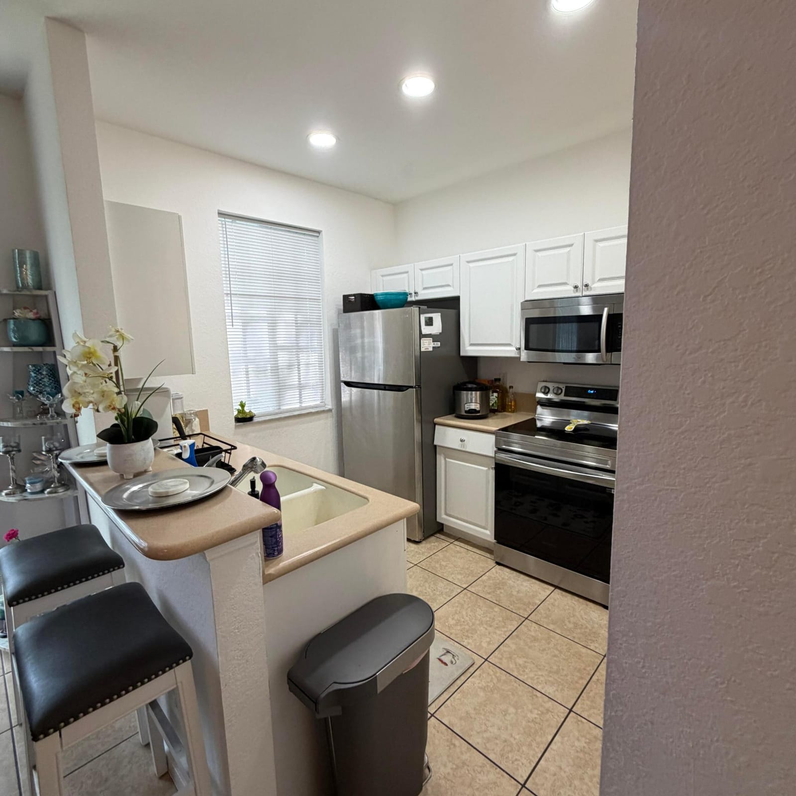 976 Abaco Lane, Riviera Beach, FL 33404 photo 8