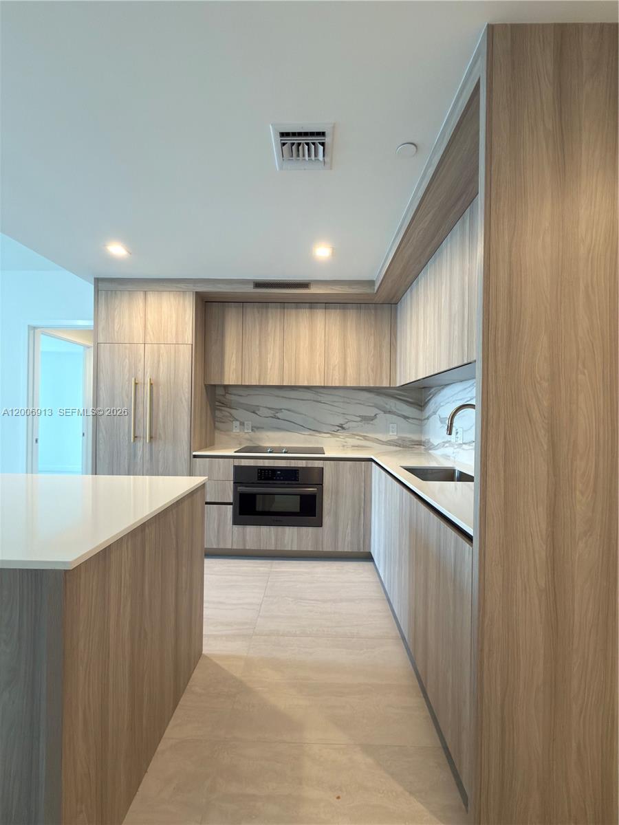 77 SE 5th Street 1602, Miami, FL 33131, Miami