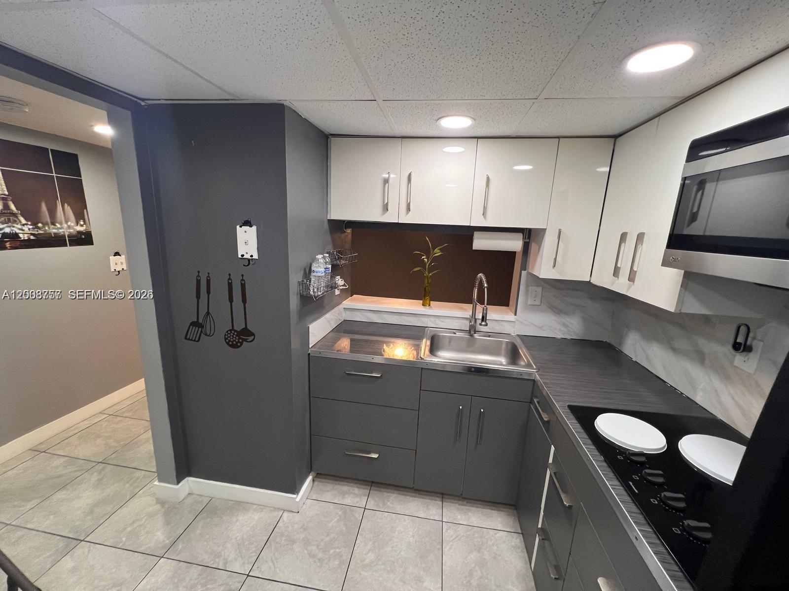 488 NW 165th St Road B610, Miami, FL 33169, Miami