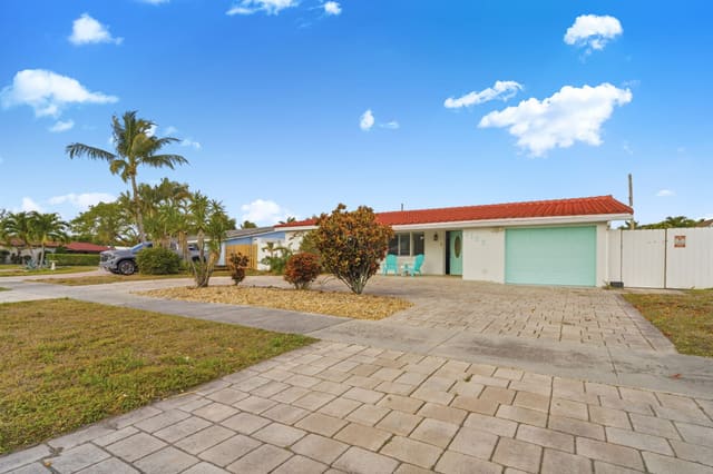 1123 SE 2nd Avenue, Deerfield Beach, FL 33441