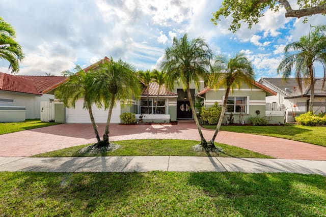 1091 NW 162nd Avenue, Spring Valley, Pembroke Pines, FL