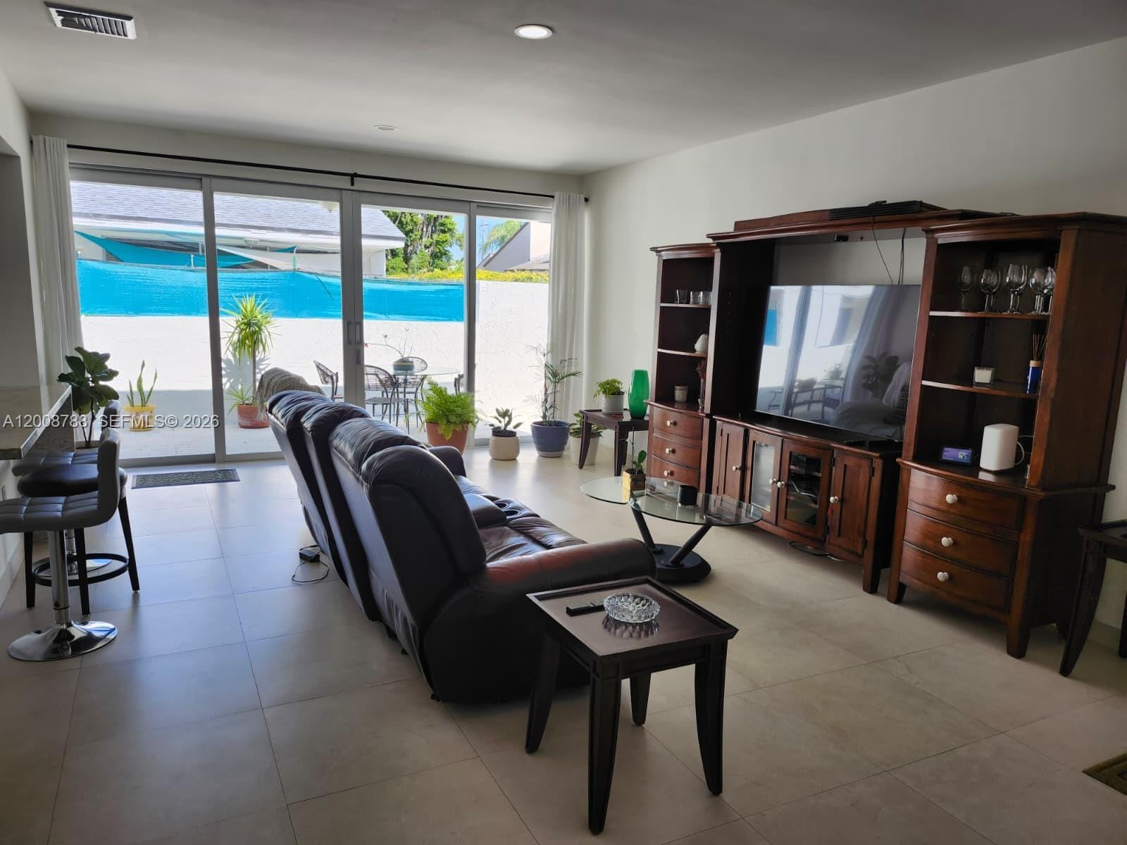9195 Fontainebleau Boulevard 6, Miami, FL 33172 photo 11