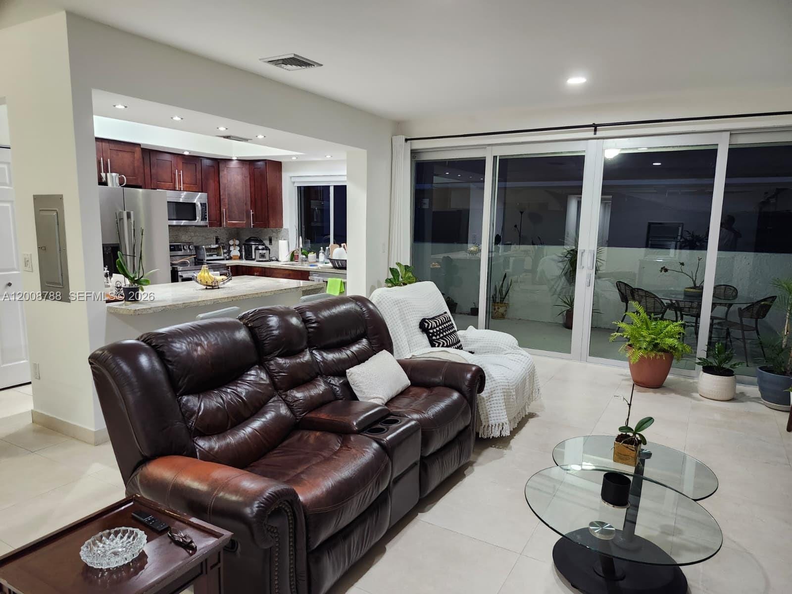 9195 Fontainebleau Boulevard 6, Miami, FL 33172 photo 15