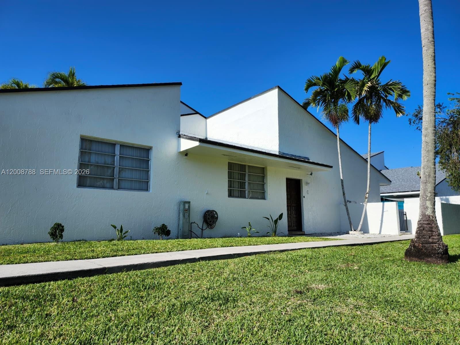 9195 Fontainebleau Boulevard 6, Miami, FL 33172 photo 3