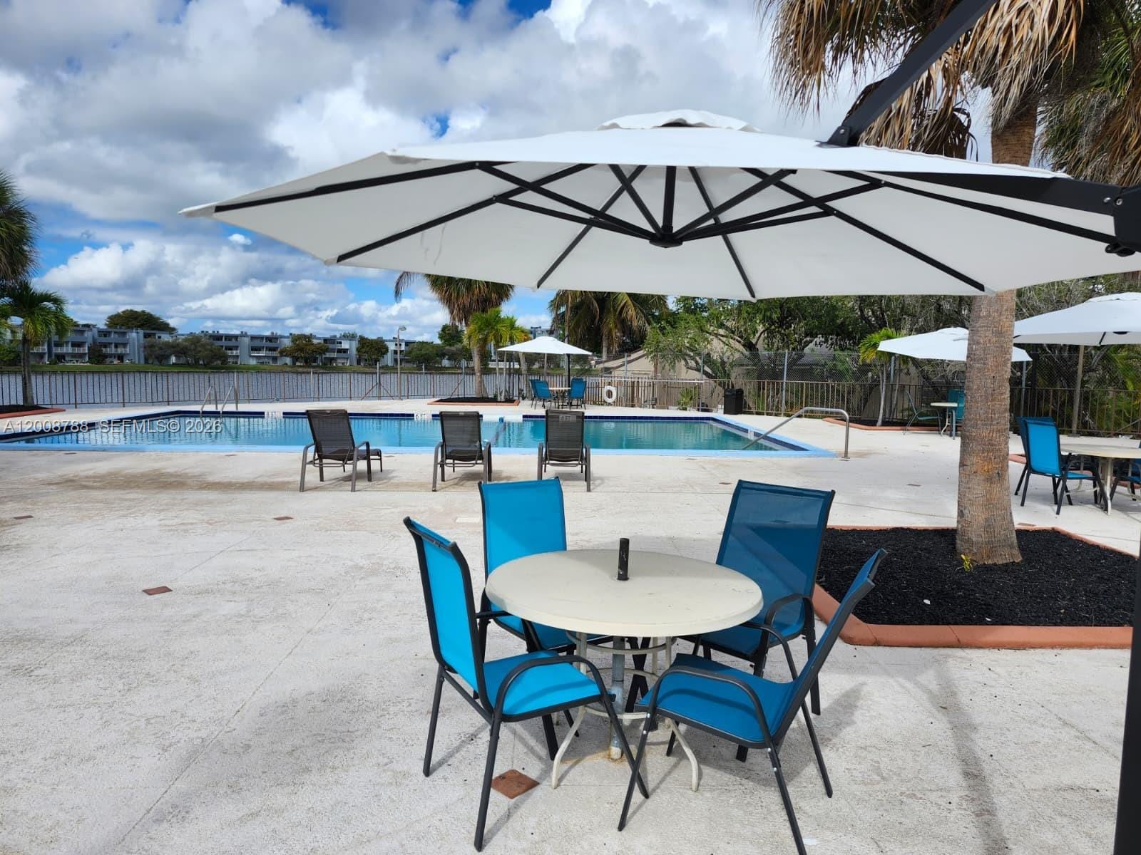 9195 Fontainebleau Boulevard 6, Miami, FL 33172 photo 28