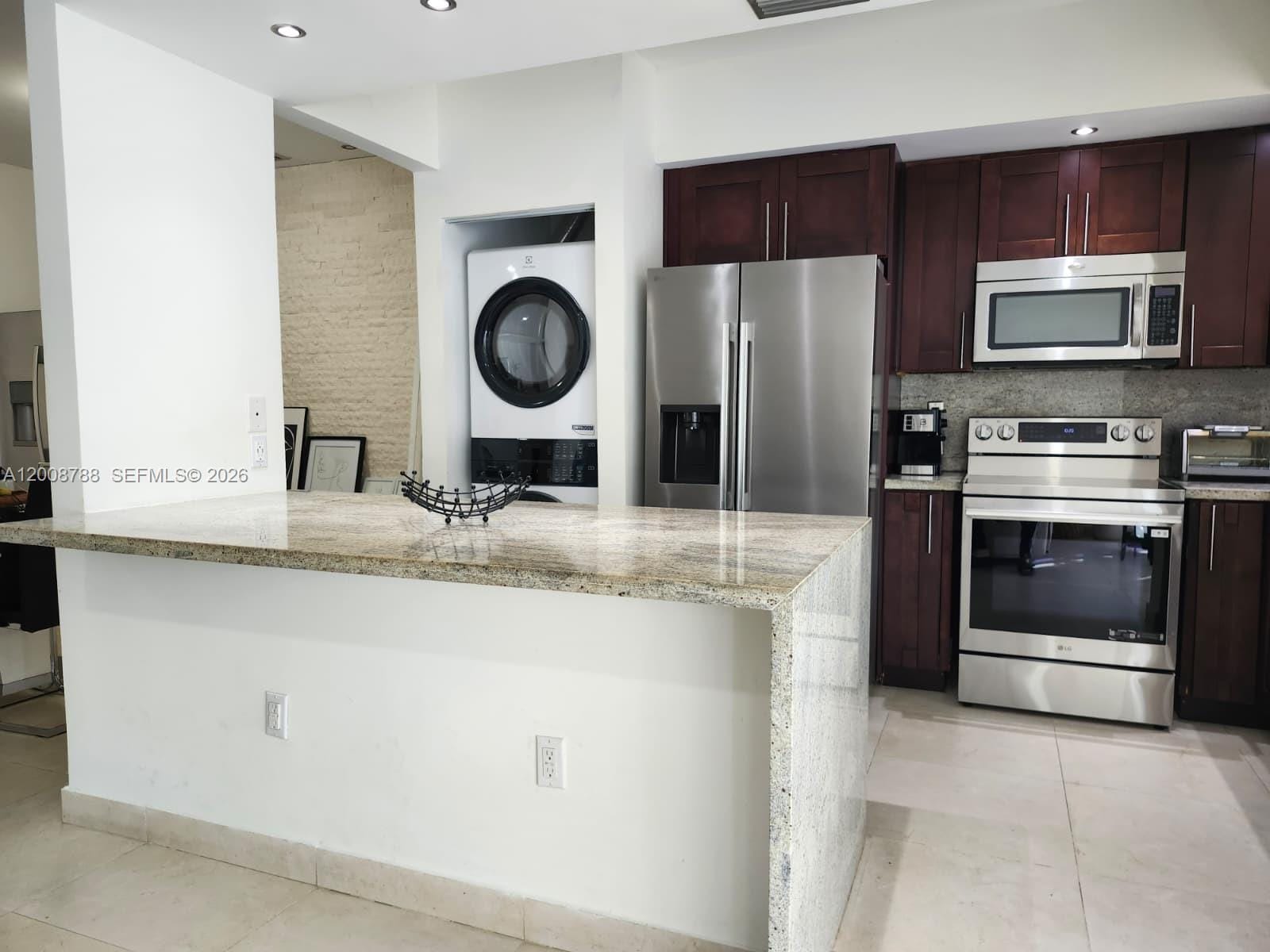 9195 Fontainebleau Boulevard 6, Miami, FL 33172 photo 8