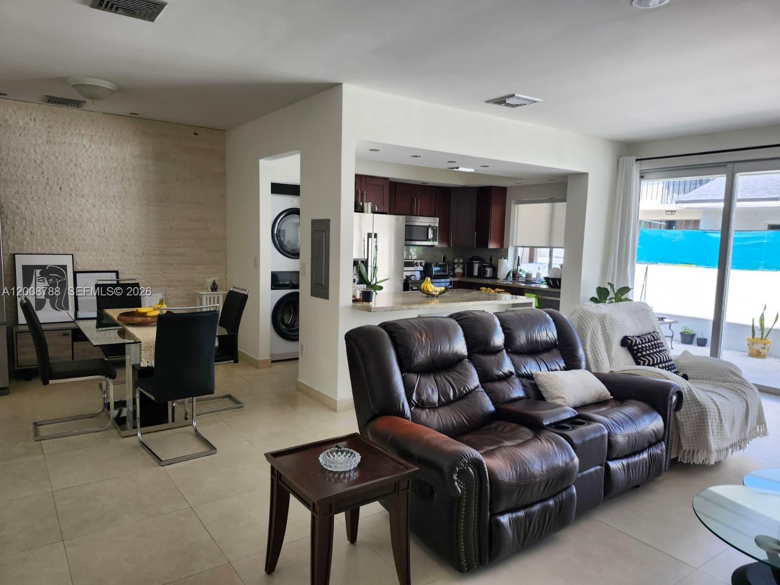 9195 Fontainebleau Boulevard 6, Miami, FL 33172 photo 9