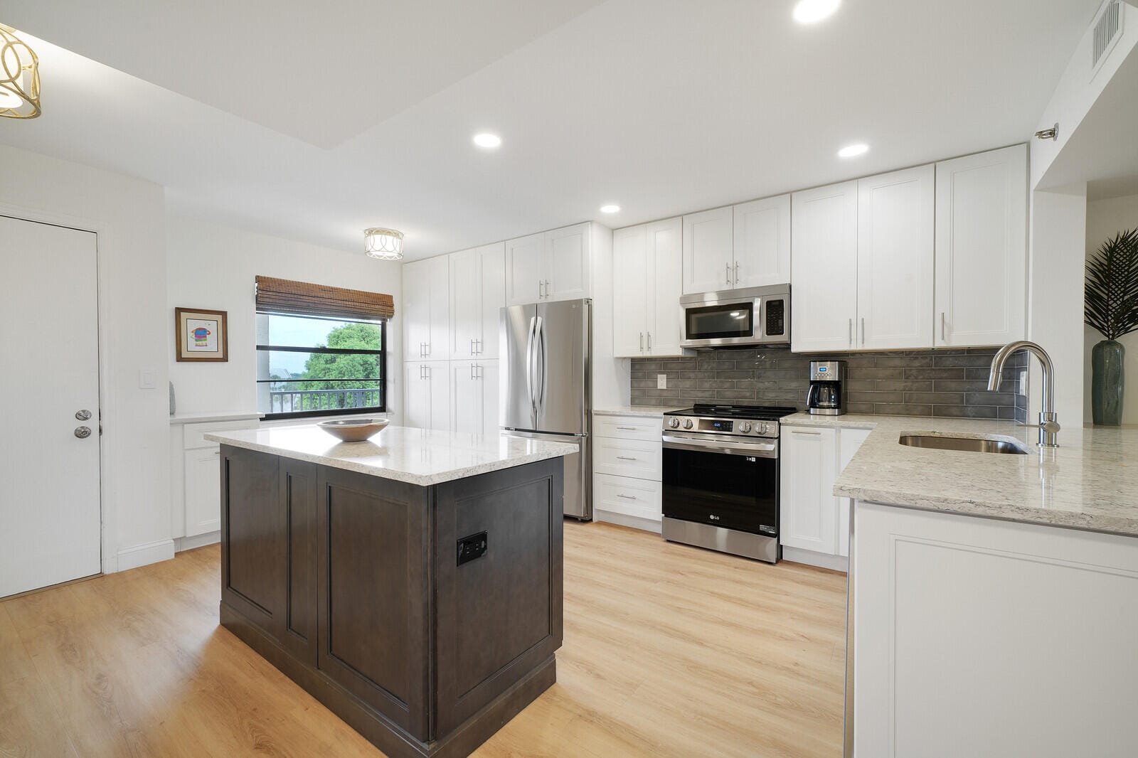 9220 SW 14th Street 3503 — photo 9