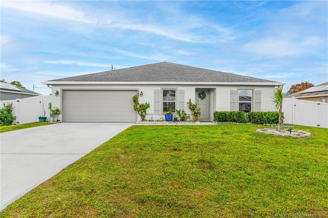 549 SW Prado Avenue, sold in Port St Lucie Section 18, Port St Lucie, FL