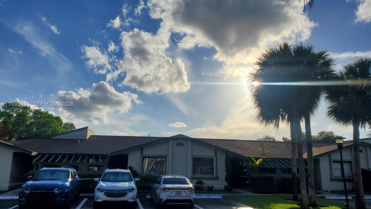 454 Lakeview Drive 2, Weston, FL 33326, Weston