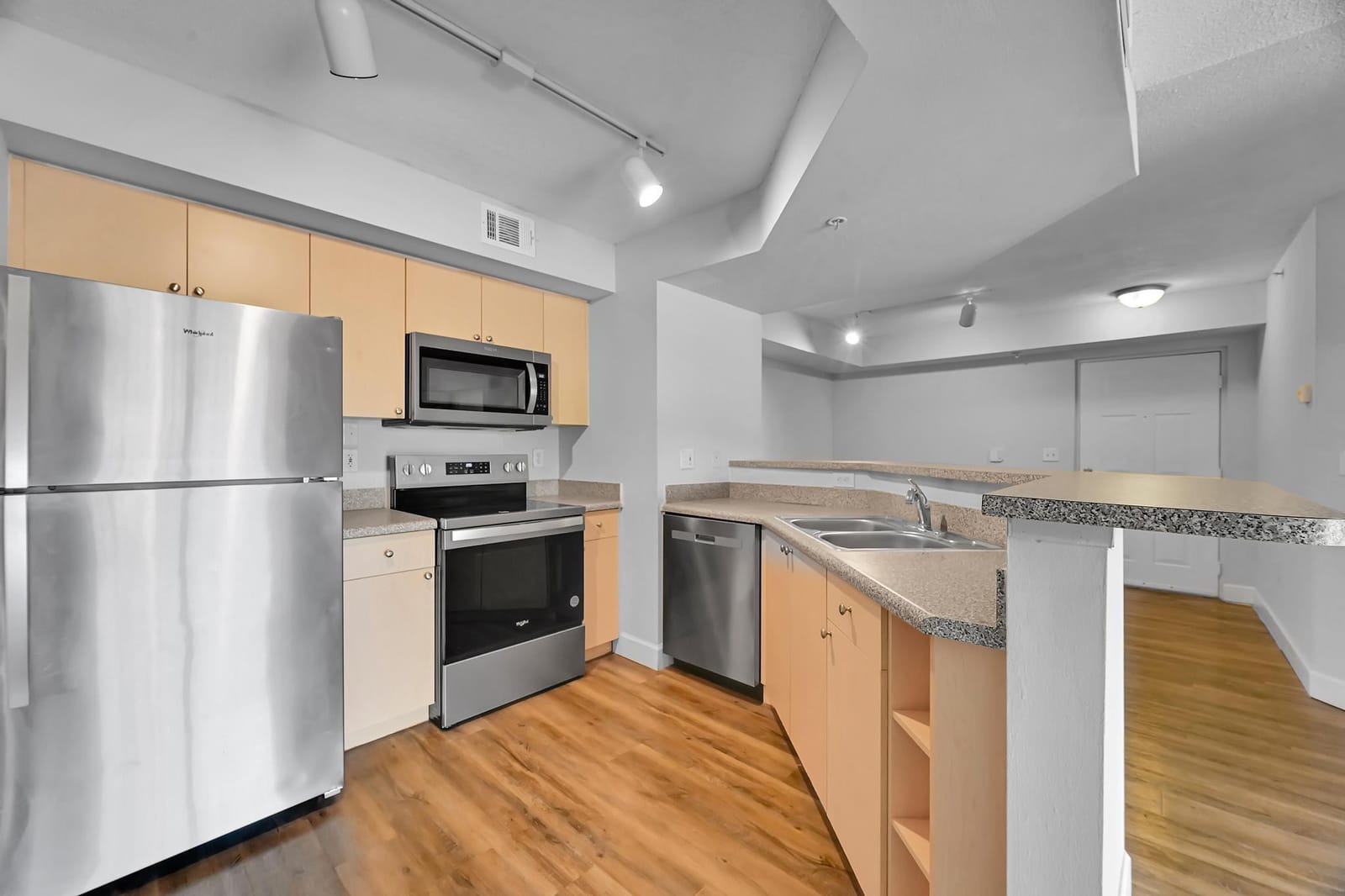 3740 NW Adriatic Lane — photo 2