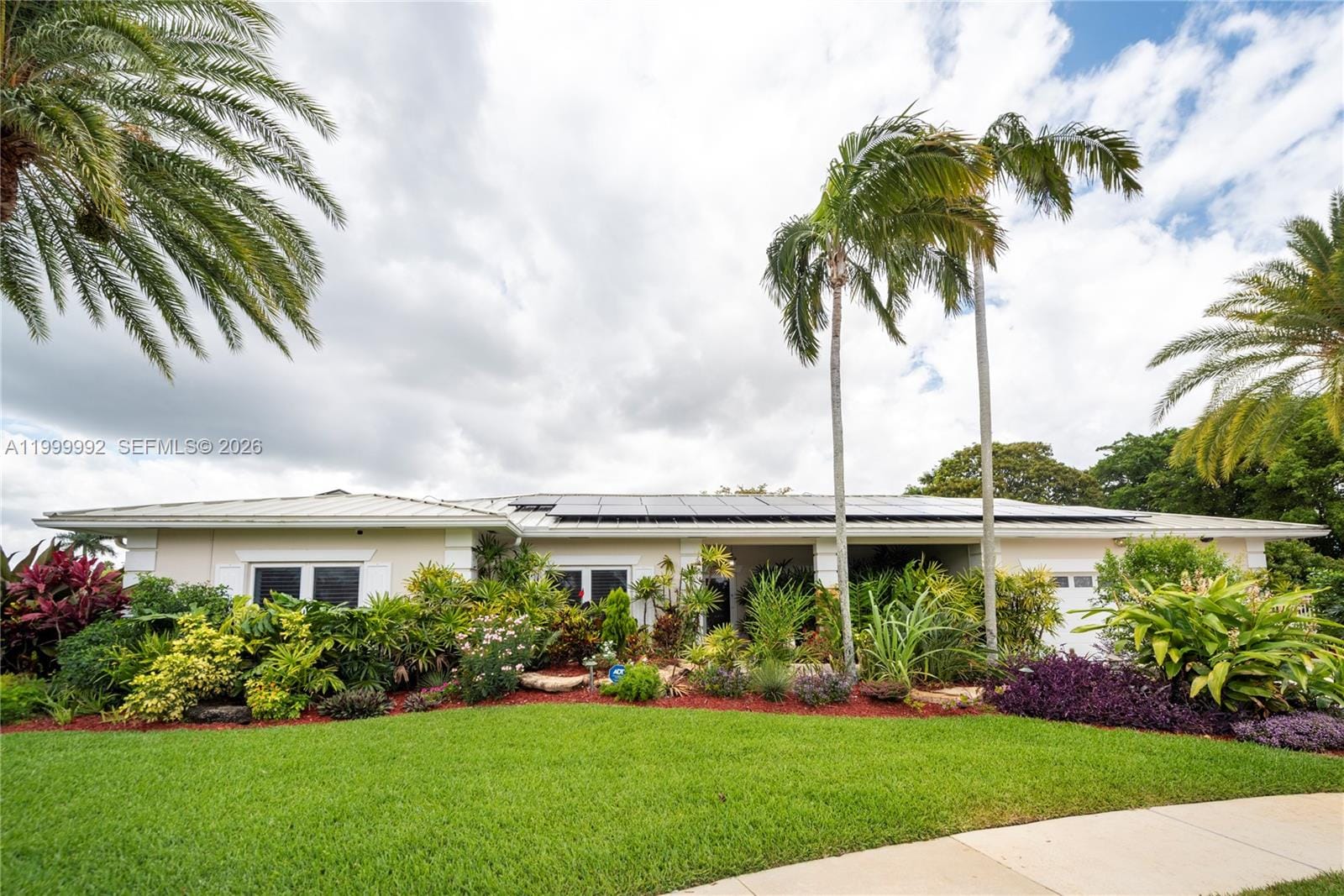 16751 Waters Edge Drive, Weston, FL 33326 photo 2