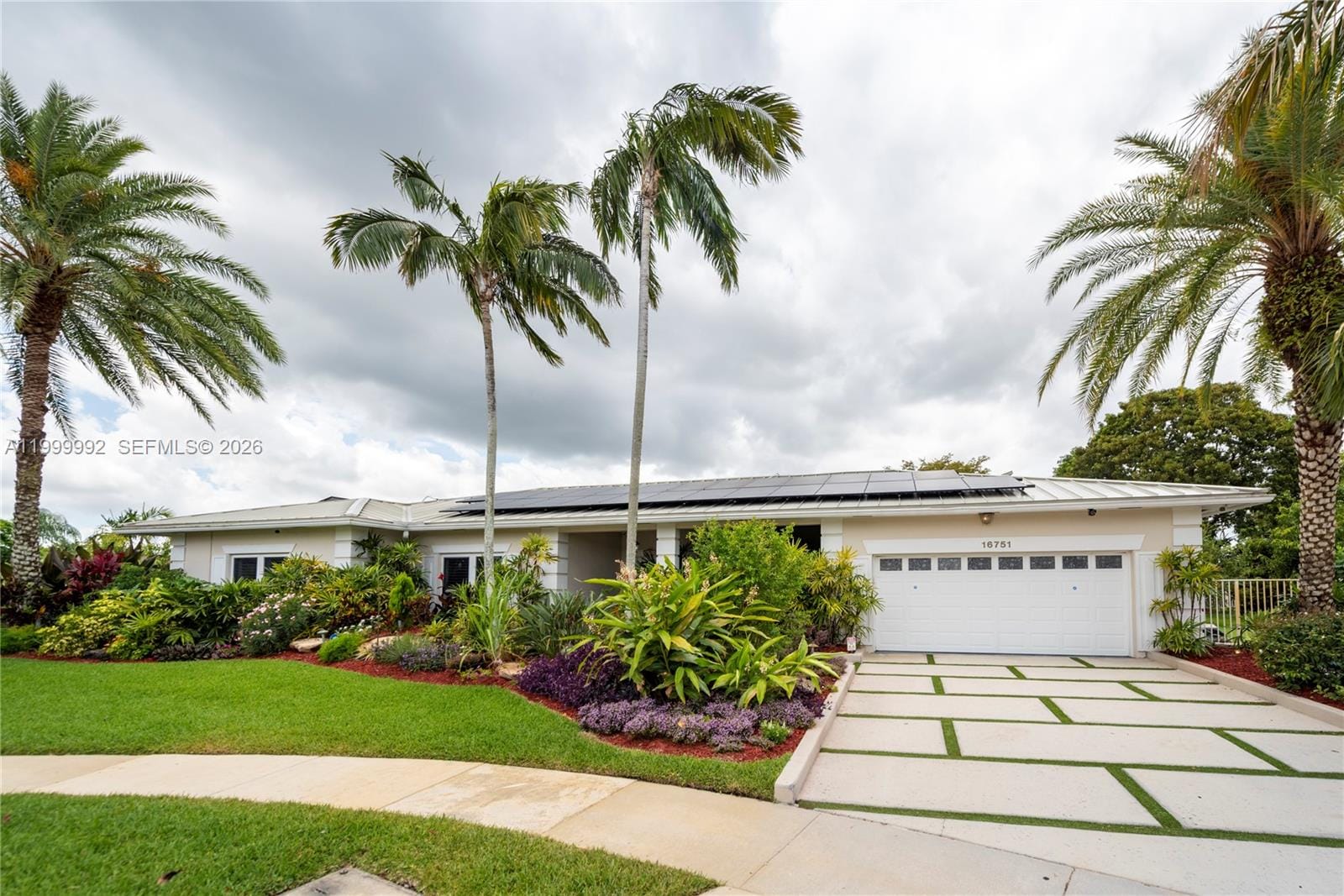 16751 Waters Edge Drive, Weston, FL 33326 photo 3